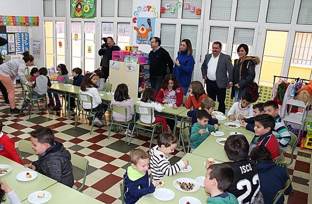 El Ayuntamiento monta una escuela de Navidad para 75 escolares, del 24 de diciembre al 4 de enero (8 das), con 10.797 euros presupuestados